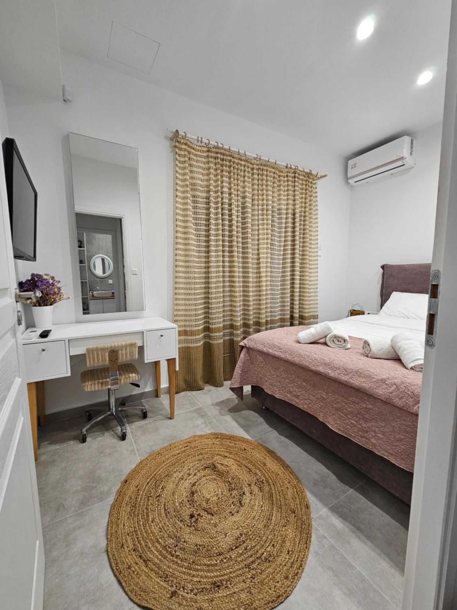 Bamboo Apartment Marousi Center Athena Bagian luar foto