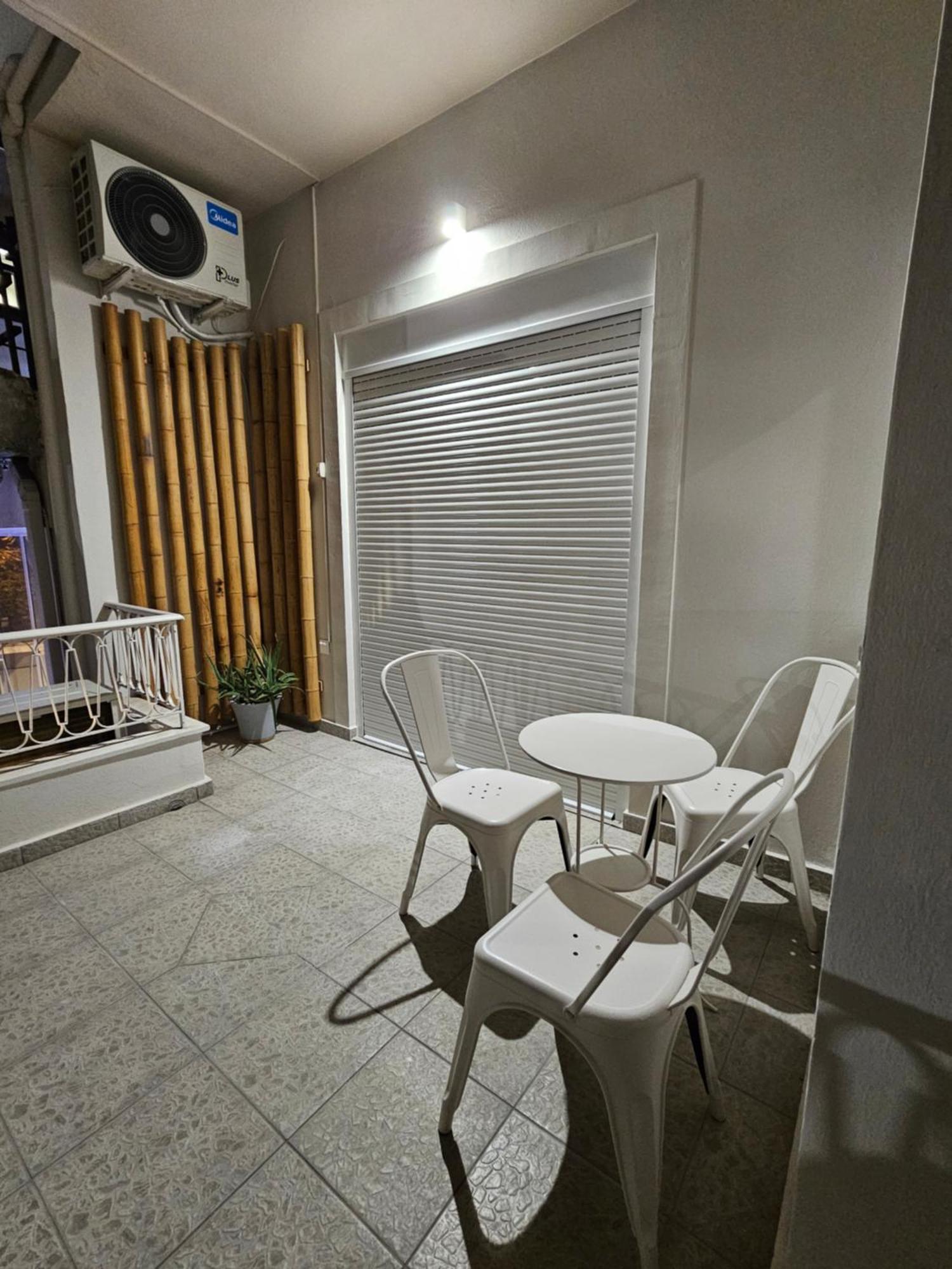 Bamboo Apartment Marousi Center Athena Bagian luar foto
